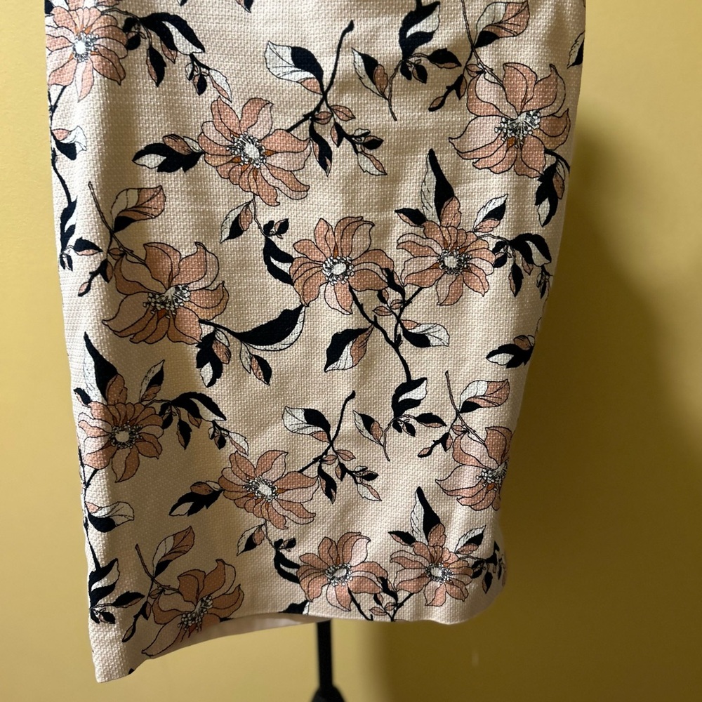 Ann Taylor Tan and Black Knee-Length Pencil Skirt